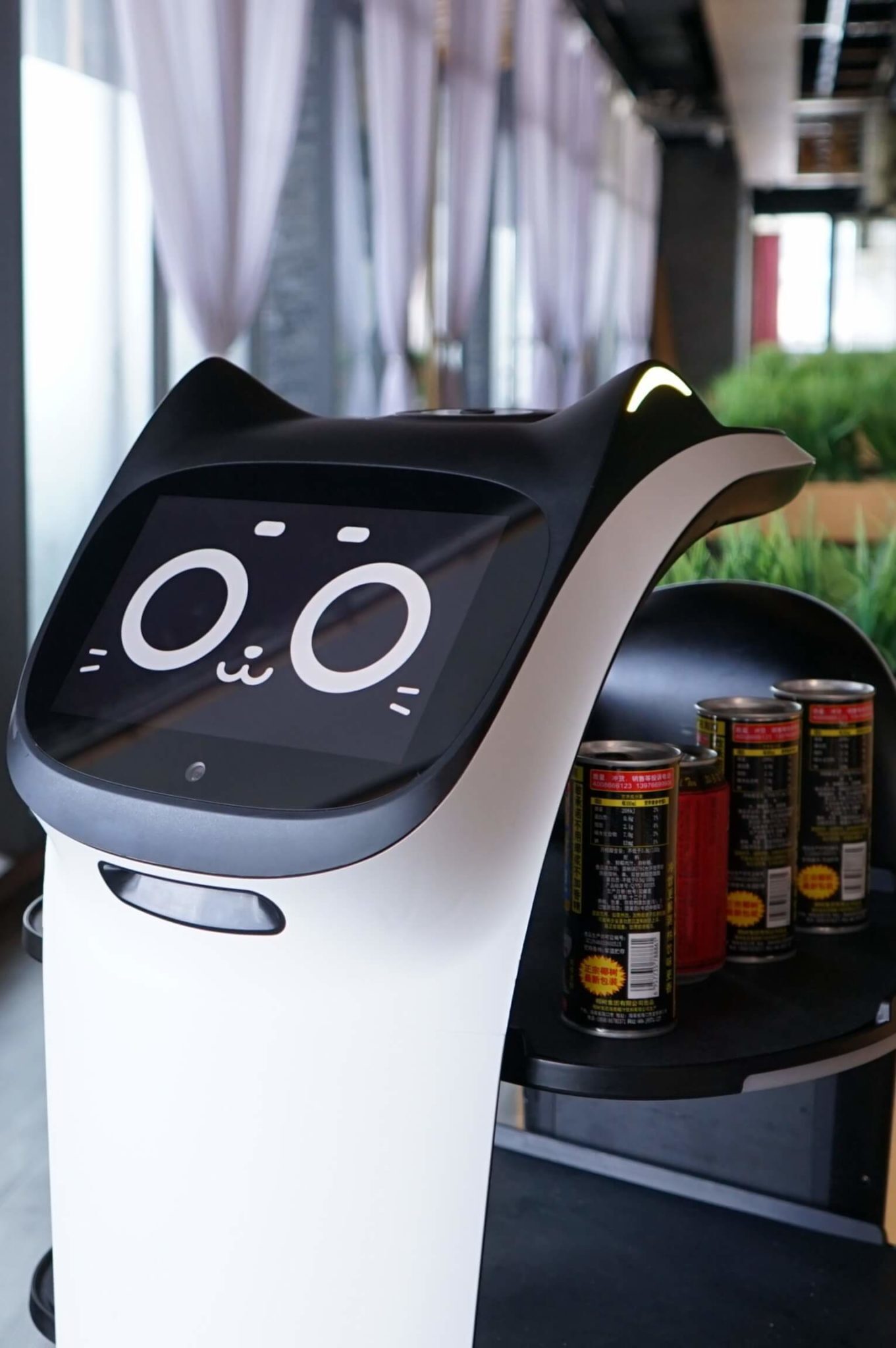 Sebotics Serviceroboter für die Gastronomie - Sebotics