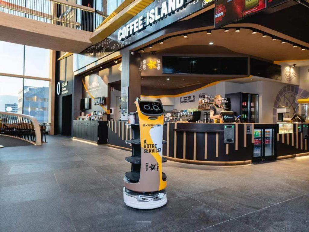 BellaBot Roboter im Restaurant Coffee Island