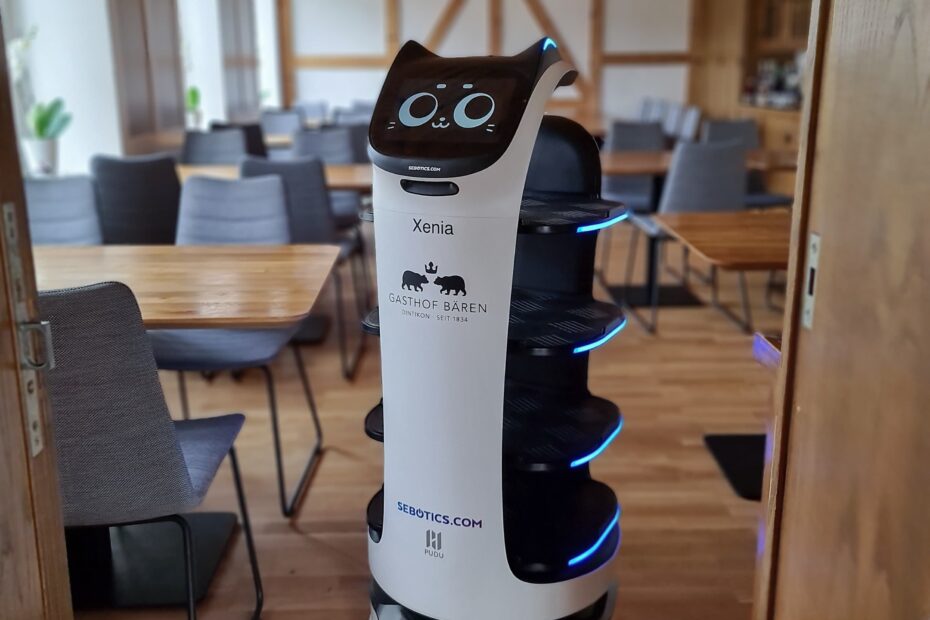 Service robot BellaBot Gasthof Bären