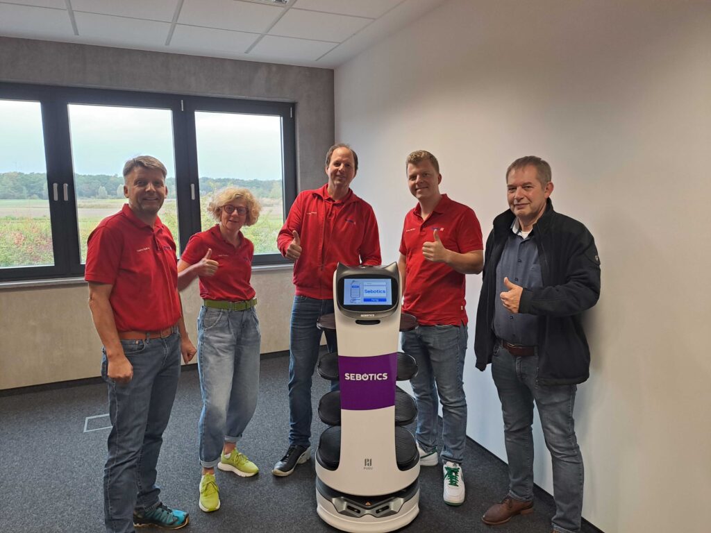 Frischedienst Walther GmbH mit Serviceroboter BellaBot von Sebotics