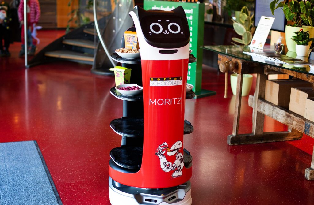 Robot de service Sebotics-Bellabot-Moritz Zotter chocolat